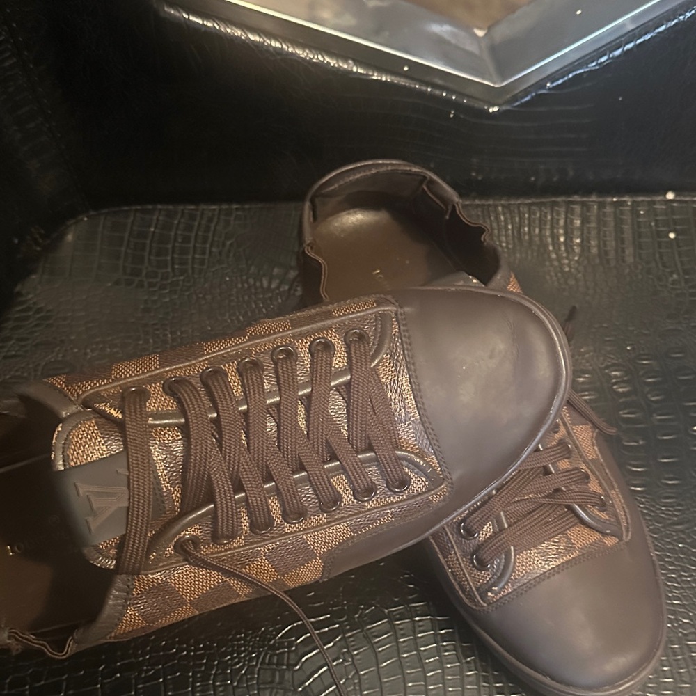 Louis Vuitton Dark Brown Men's Sneakers - Picture 4 of 5